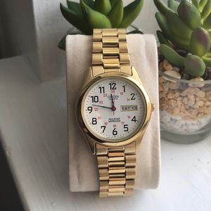 Citizen, men’s quartz watch.